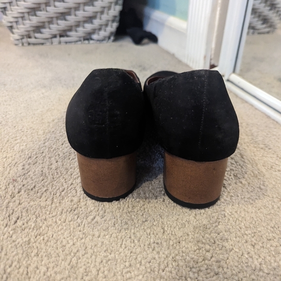 black heels - Picture 2 of 3